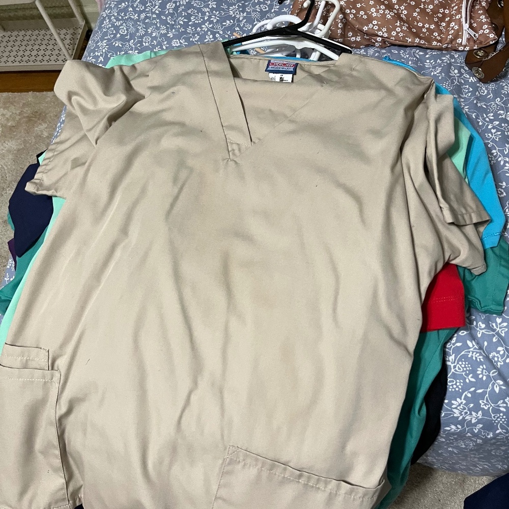 Women’s petite medium scrubs